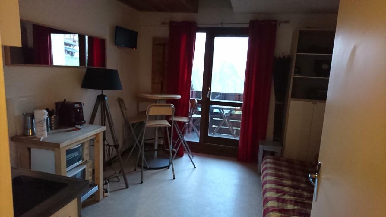 Studio Ski Apartment เลส์เดอซาลป์ ภายนอก รูปภาพ